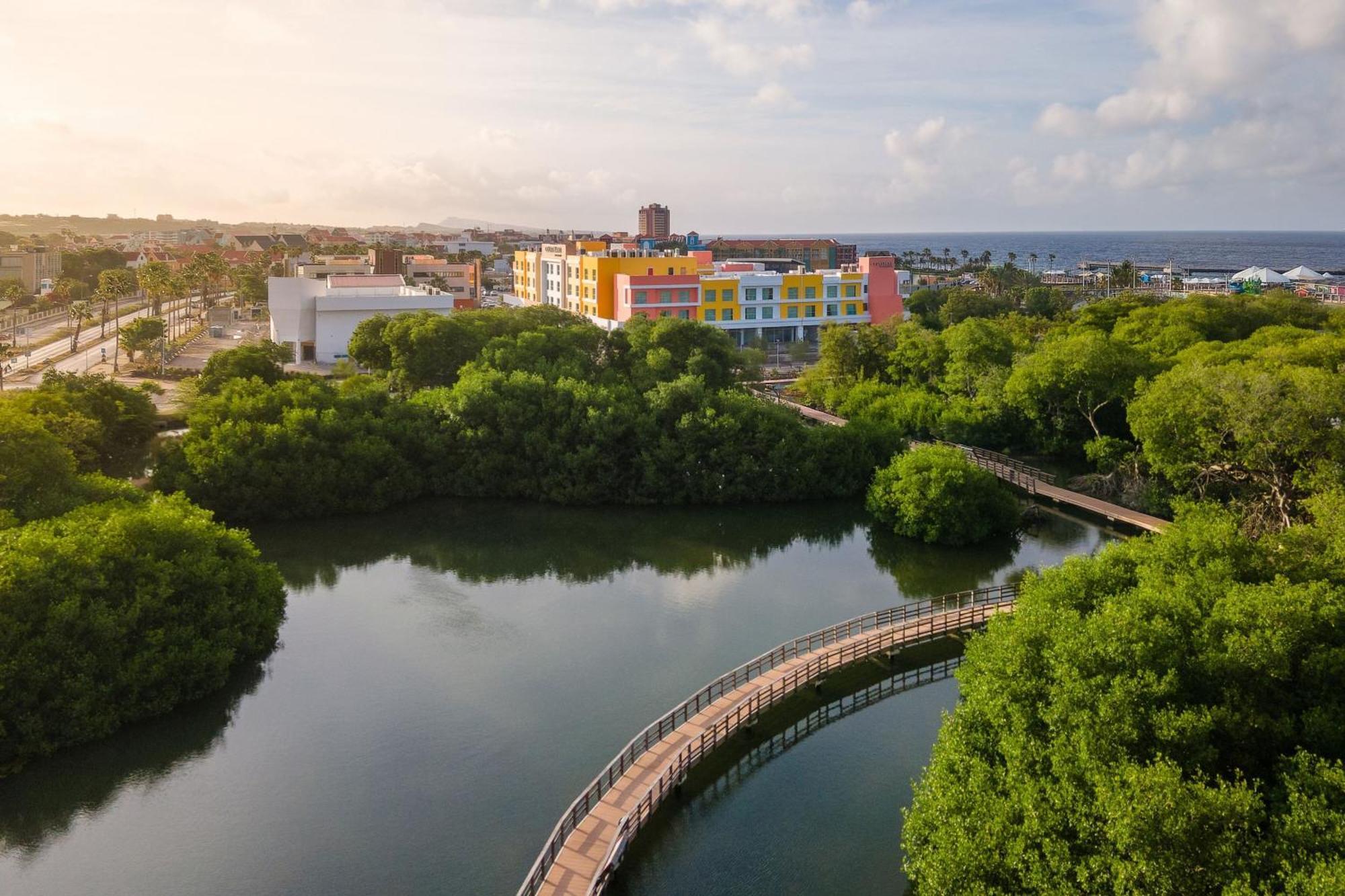 Courtyard By Marriott Curacao Hotel วิลเลมสตัด ภายนอก รูปภาพ
