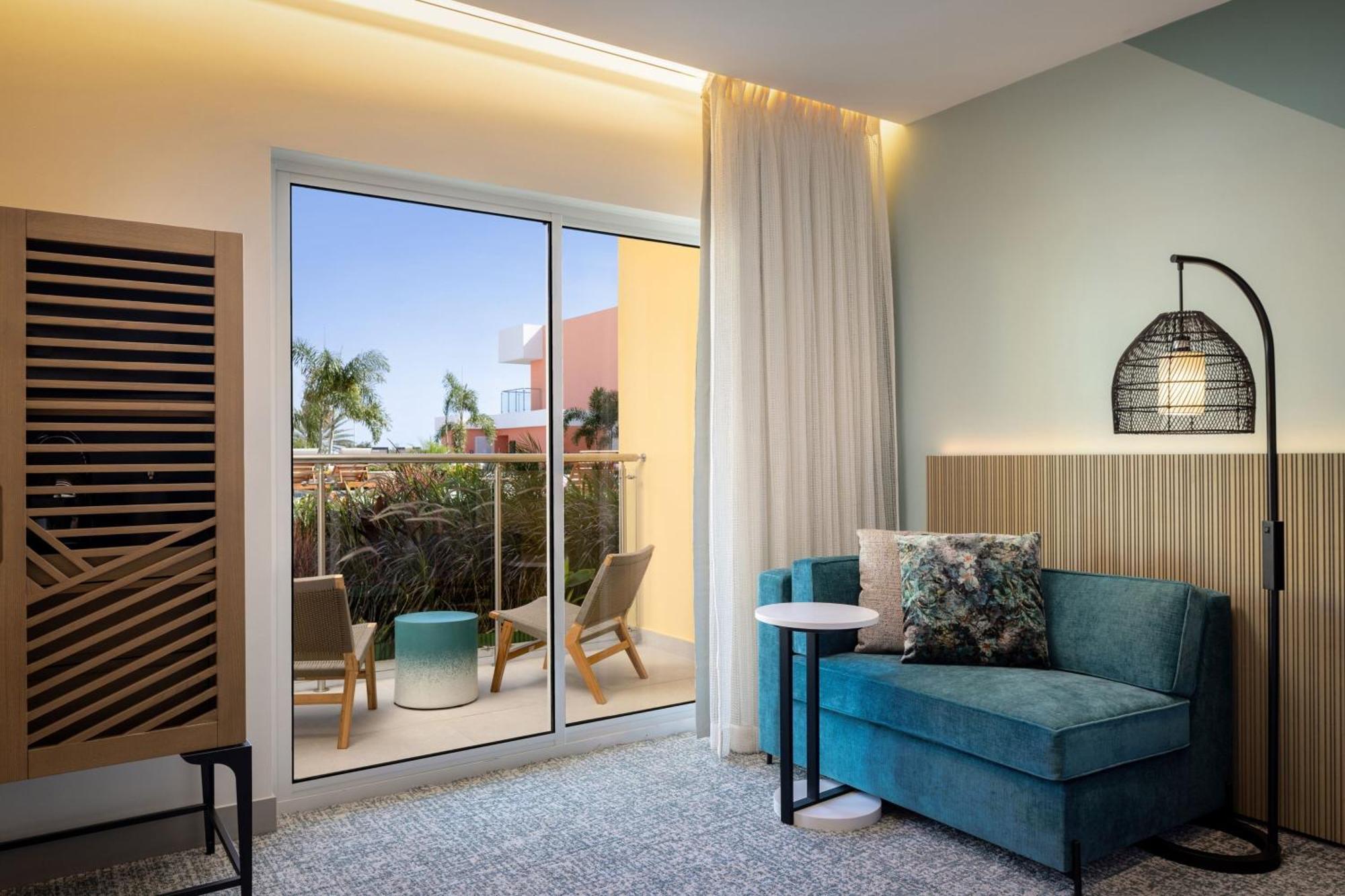 Courtyard By Marriott Curacao Hotel วิลเลมสตัด ภายนอก รูปภาพ